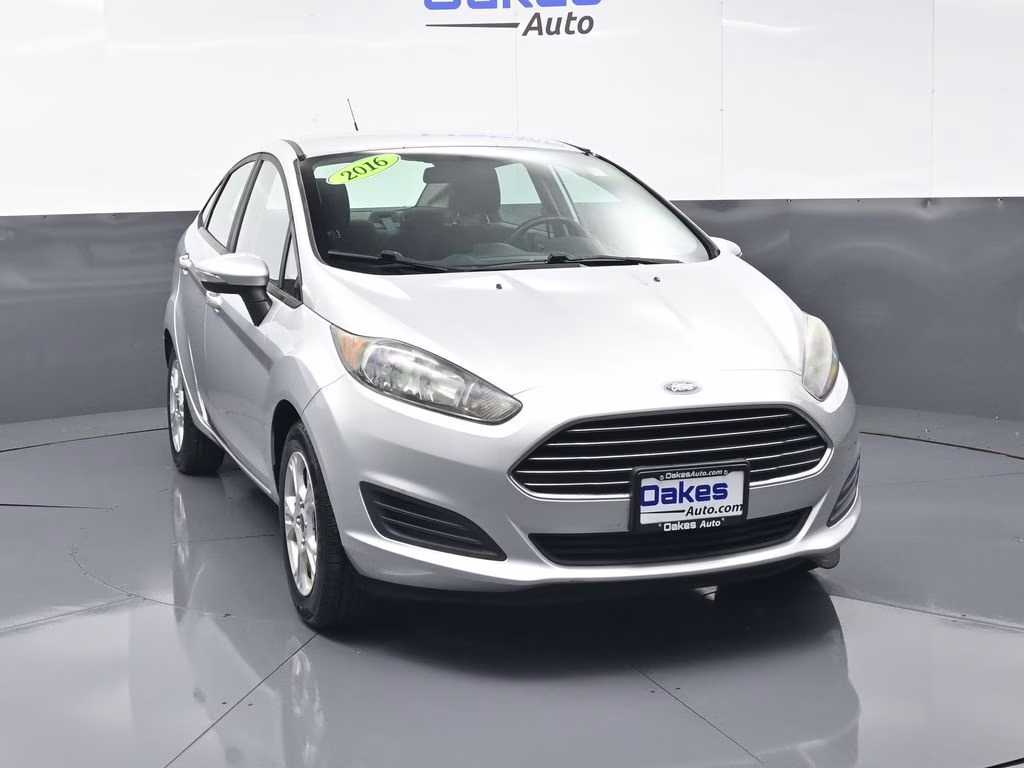 2016 Ingot Silver Ford Fiesta SE FWD Sedan