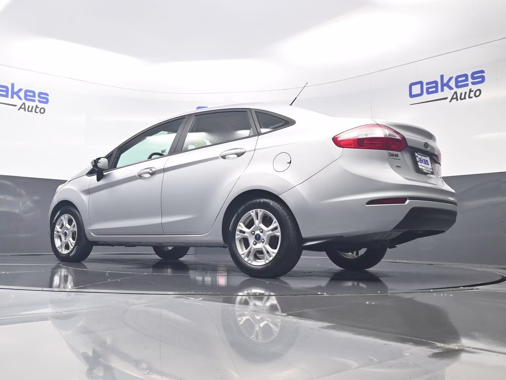 2016 Ingot Silver Ford Fiesta SE FWD Sedan