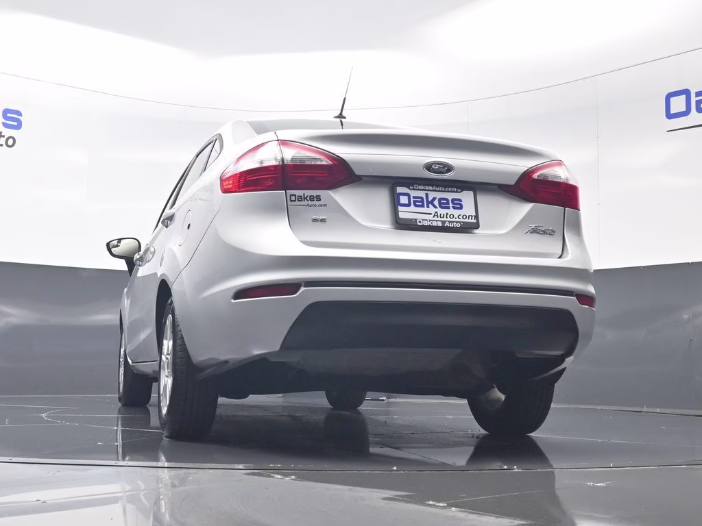 2016 Ingot Silver Ford Fiesta SE FWD Sedan