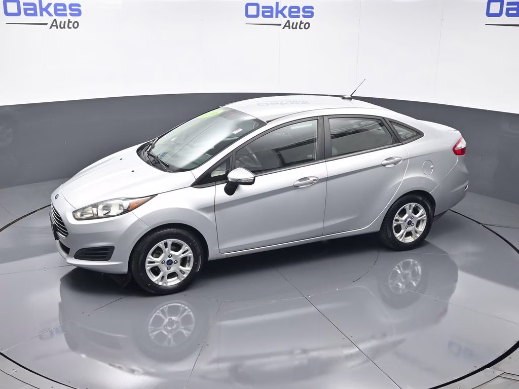 2016 Ingot Silver Ford Fiesta SE FWD Sedan