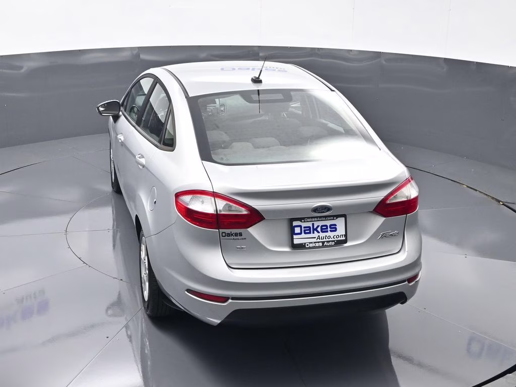 2016 Ingot Silver Ford Fiesta SE FWD Sedan