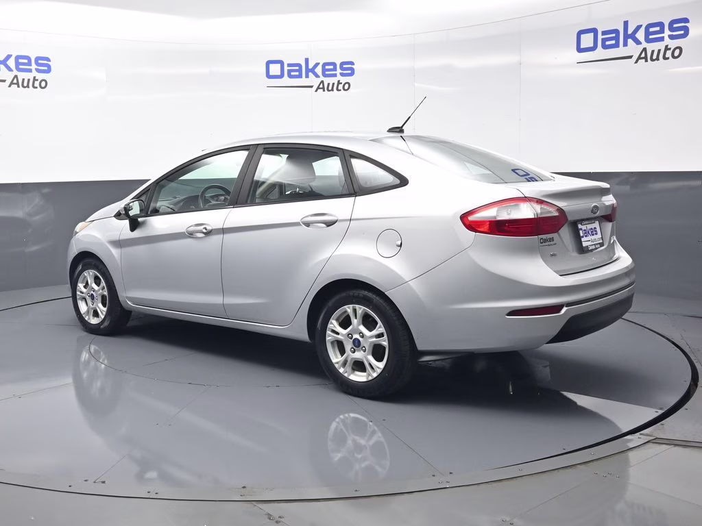 2016 Ingot Silver Ford Fiesta SE FWD Sedan