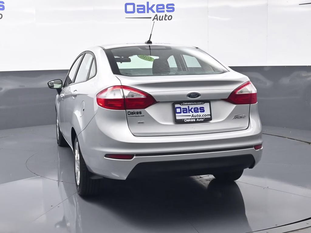 2016 Ingot Silver Ford Fiesta SE FWD Sedan