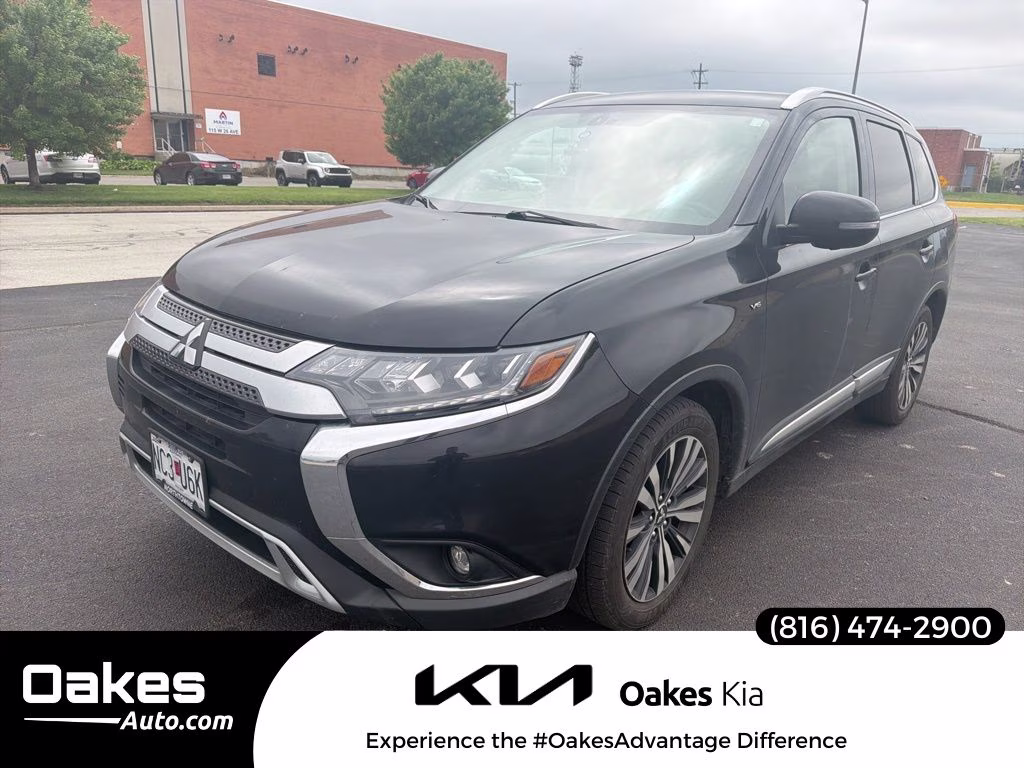 2019 Labrador Black Metallic Mitsubishi Outlander GT 4X4 SUV