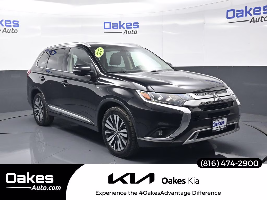 2019 Labrador Black Metallic Mitsubishi Outlander GT 4X4 SUV