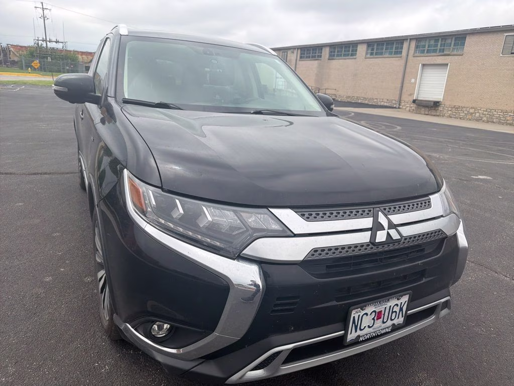 2019 Labrador Black Metallic Mitsubishi Outlander GT 4X4 SUV