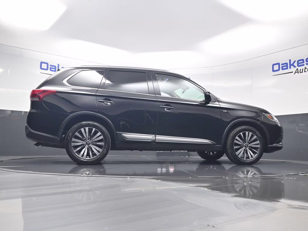 2019 Labrador Black Metallic Mitsubishi Outlander GT 4X4 SUV