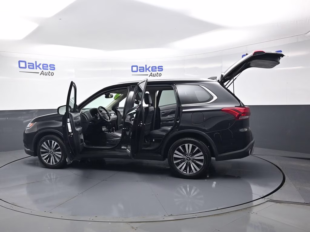 2019 Labrador Black Metallic Mitsubishi Outlander GT 4X4 SUV