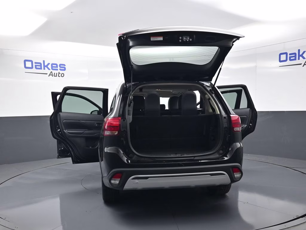 2019 Labrador Black Metallic Mitsubishi Outlander GT 4X4 SUV