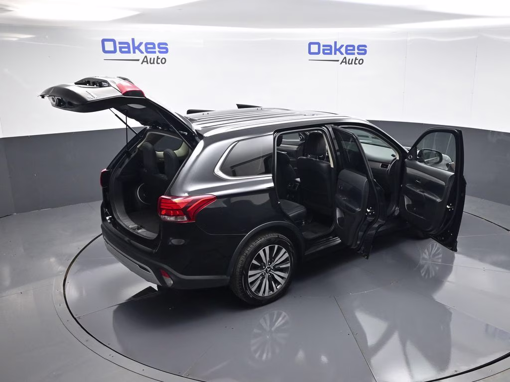 2019 Labrador Black Metallic Mitsubishi Outlander GT 4X4 SUV