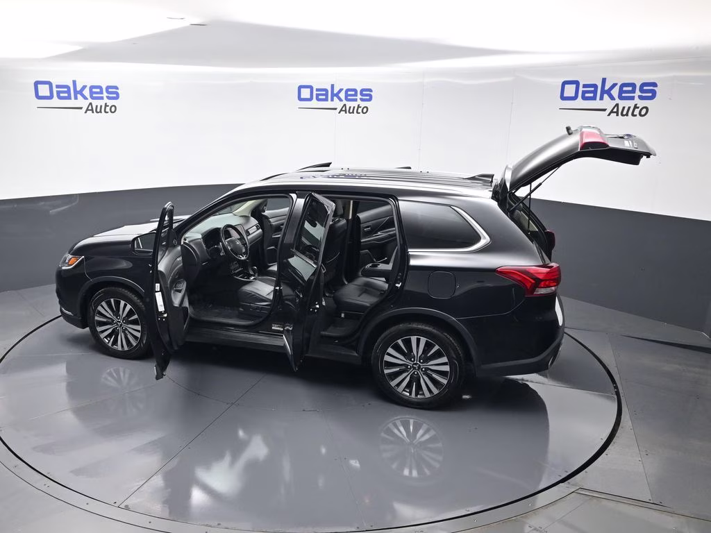 2019 Labrador Black Metallic Mitsubishi Outlander GT 4X4 SUV