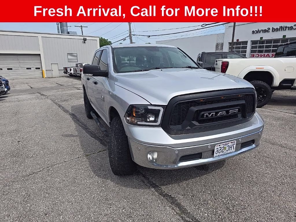 2016 Bright Silver Clearcoat Metallic Ram 1500 Big Horn Truck