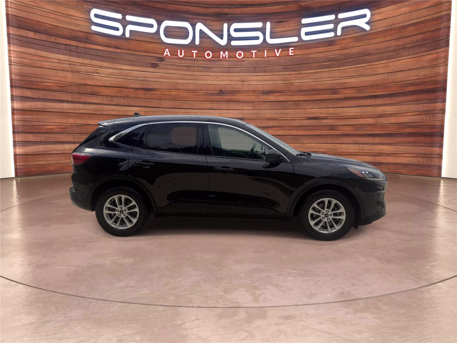 2022 Agate Black Ford Escape SE FWD SUV