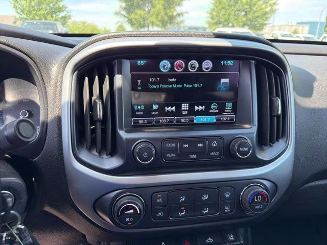 2017 Graphite Metallic Chevrolet Colorado LT 4X4 Truck