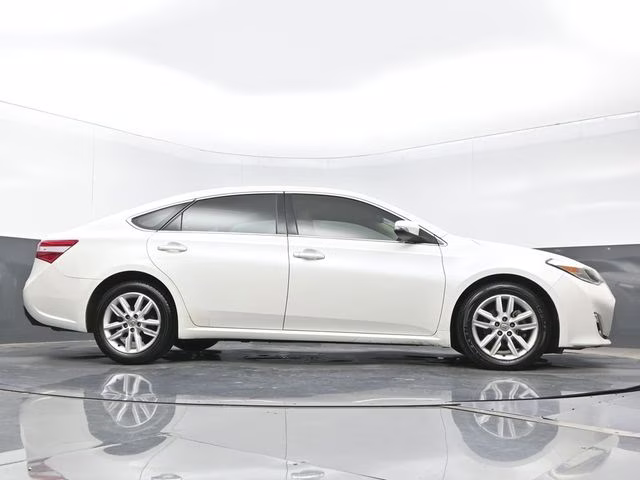 2014 Blizzard Pearl Toyota Avalon XLE Premium FWD Sedan