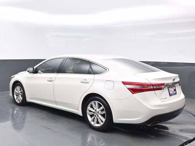 2014 Blizzard Pearl Toyota Avalon XLE Premium FWD Sedan