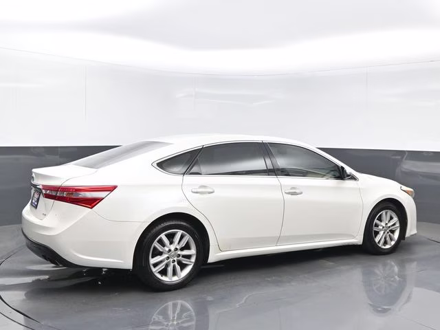 2014 Blizzard Pearl Toyota Avalon XLE Premium FWD Sedan