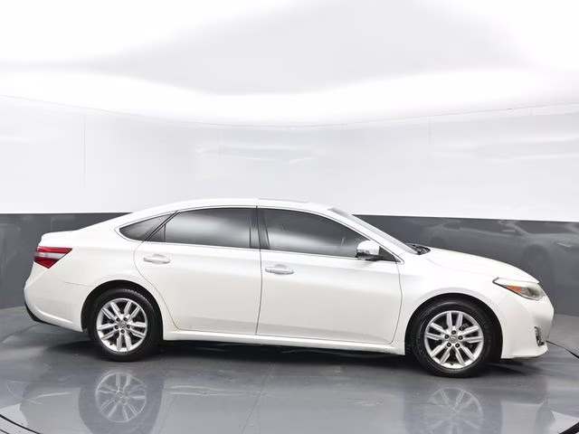 2014 Blizzard Pearl Toyota Avalon XLE Premium FWD Sedan