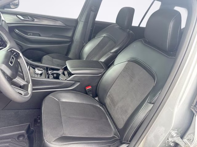 2023 Silver Jeep Grand Cherokee L Altitude 4X4 SUV