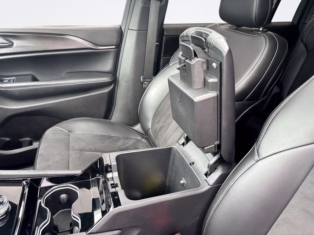 2023 Silver Jeep Grand Cherokee L Altitude 4X4 SUV