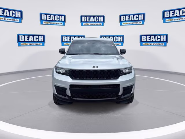 2023 Silver Jeep Grand Cherokee L Altitude 4X4 SUV