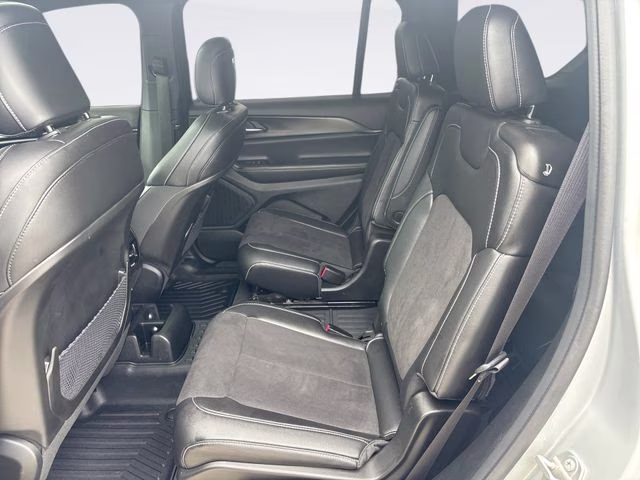 2023 Silver Jeep Grand Cherokee L Altitude 4X4 SUV