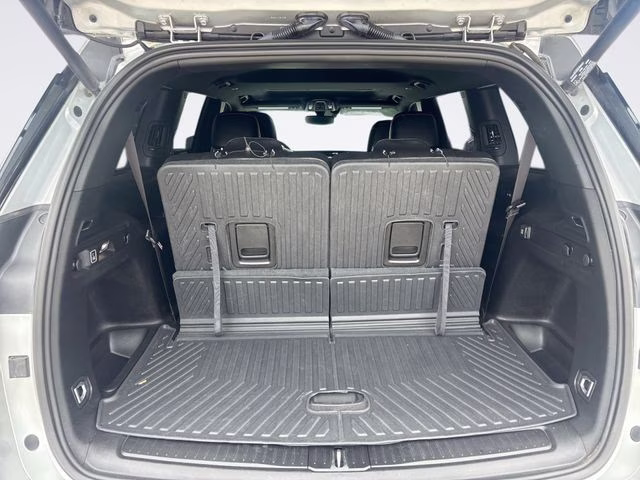 2023 Silver Jeep Grand Cherokee L Altitude 4X4 SUV