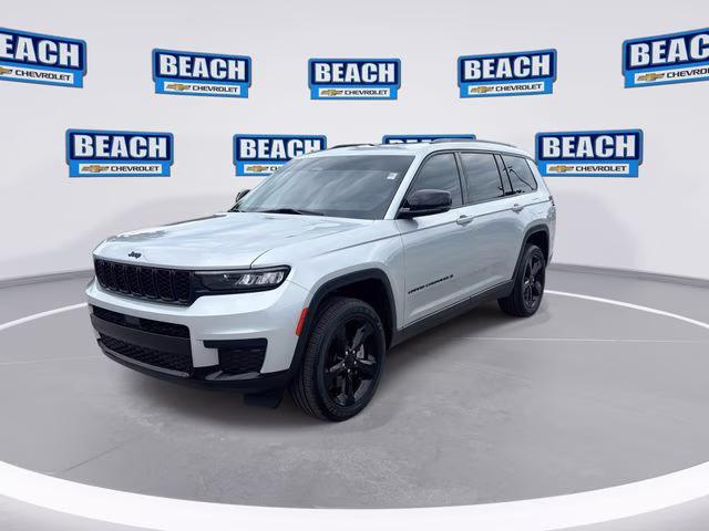2023 Silver Jeep Grand Cherokee L Altitude 4X4 SUV