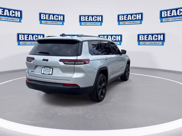 2023 Silver Jeep Grand Cherokee L Altitude 4X4 SUV