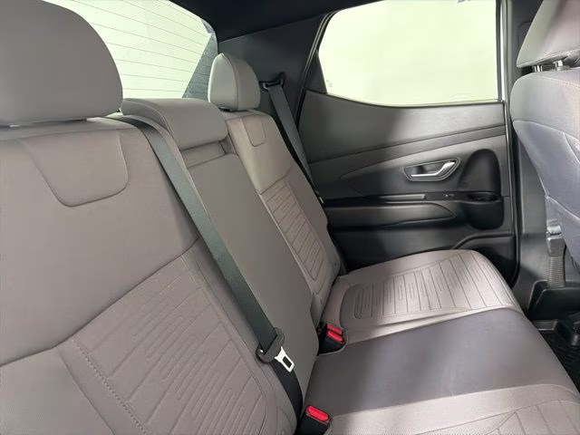 2024 White Hyundai Santa Cruz SEL FWD Truck