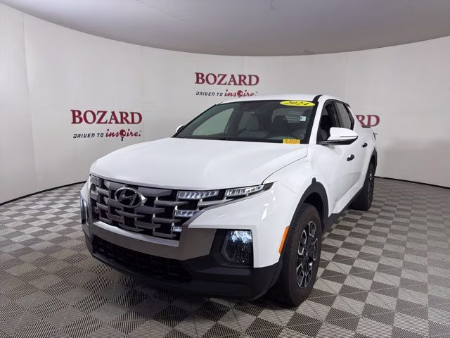 2024 White Hyundai Santa Cruz SEL FWD Truck