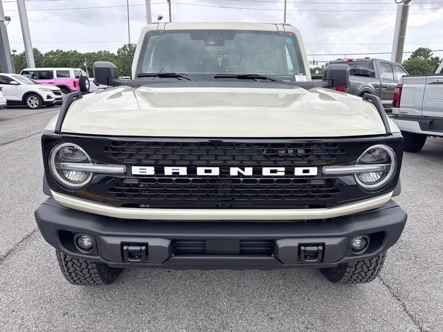 2026 Desert Sand Ford Bronco Badlands 4X4 SUV