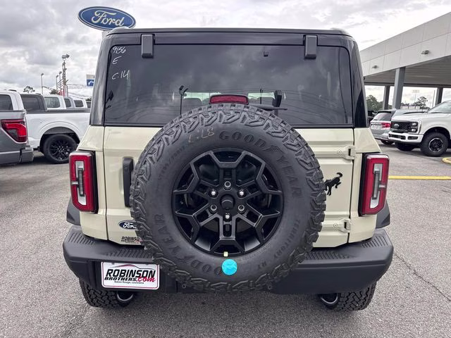 2026 Desert Sand Ford Bronco Badlands 4X4 SUV