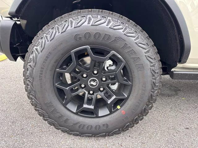 2026 Desert Sand Ford Bronco Badlands 4X4 SUV