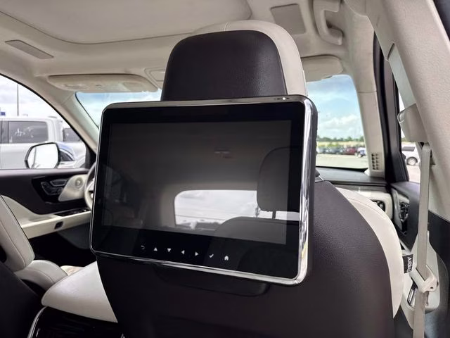 2021 White Lincoln Aviator Black Label AWD SUV