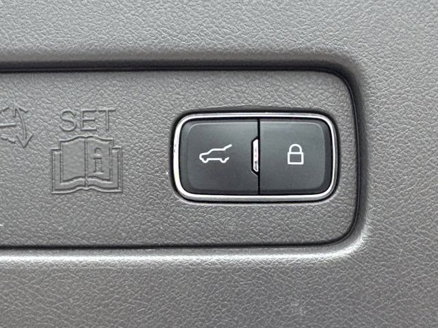 2021 White Lincoln Aviator Black Label AWD SUV