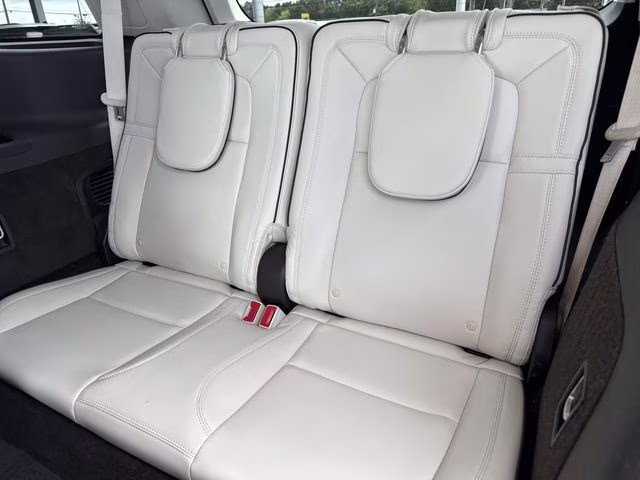 2021 White Lincoln Aviator Black Label AWD SUV