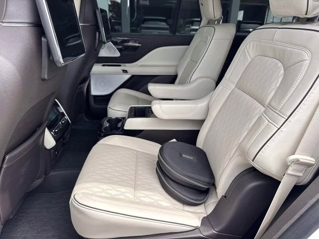 2021 White Lincoln Aviator Black Label AWD SUV