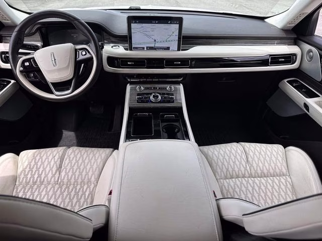 2021 White Lincoln Aviator Black Label AWD SUV
