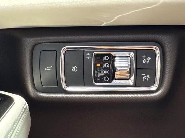 2021 White Lincoln Aviator Black Label AWD SUV