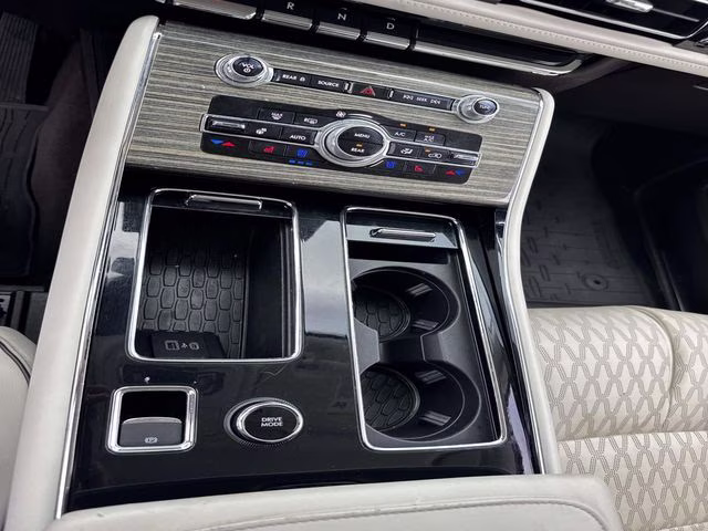 2021 White Lincoln Aviator Black Label AWD SUV