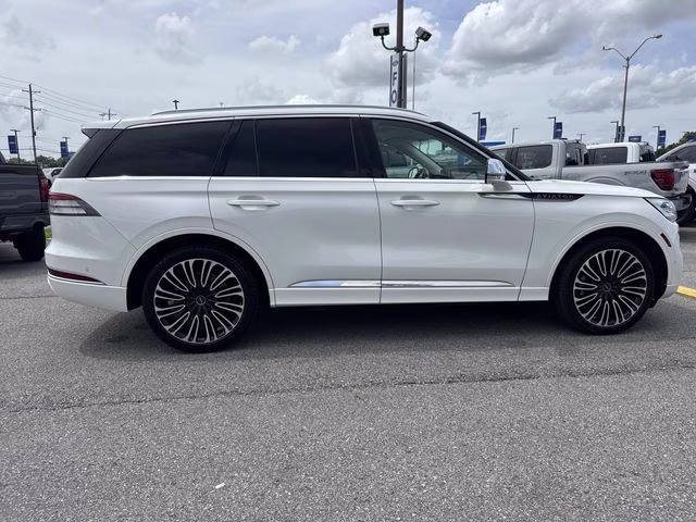 2021 White Lincoln Aviator Black Label AWD SUV