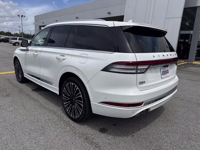 2021 White Lincoln Aviator Black Label AWD SUV