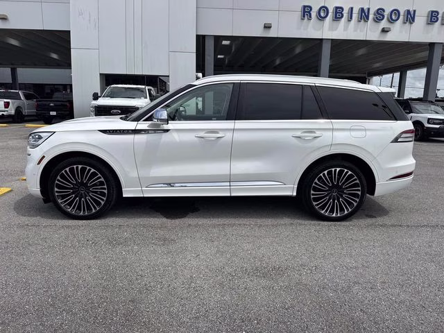 2021 White Lincoln Aviator Black Label AWD SUV