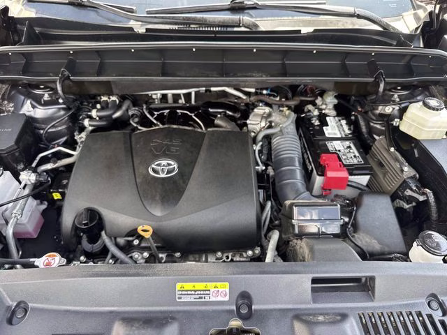 2022 Magnetic Gray Metallic Toyota Highlander XSE FWD SUV