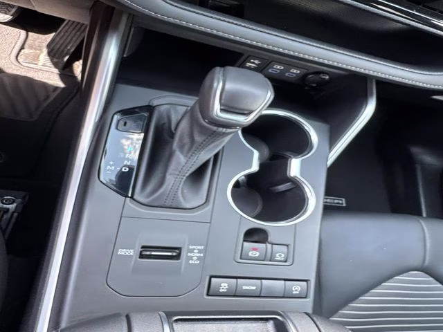 2022 Magnetic Gray Metallic Toyota Highlander XSE FWD SUV