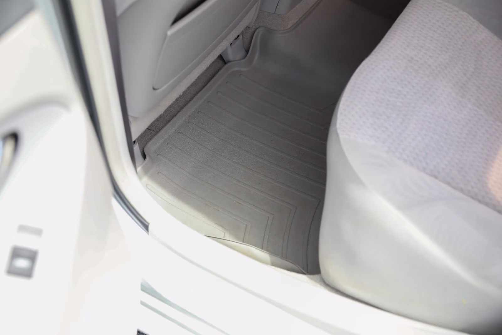 2010 Classic Silver Metallic Toyota Camry LE FWD Sedan