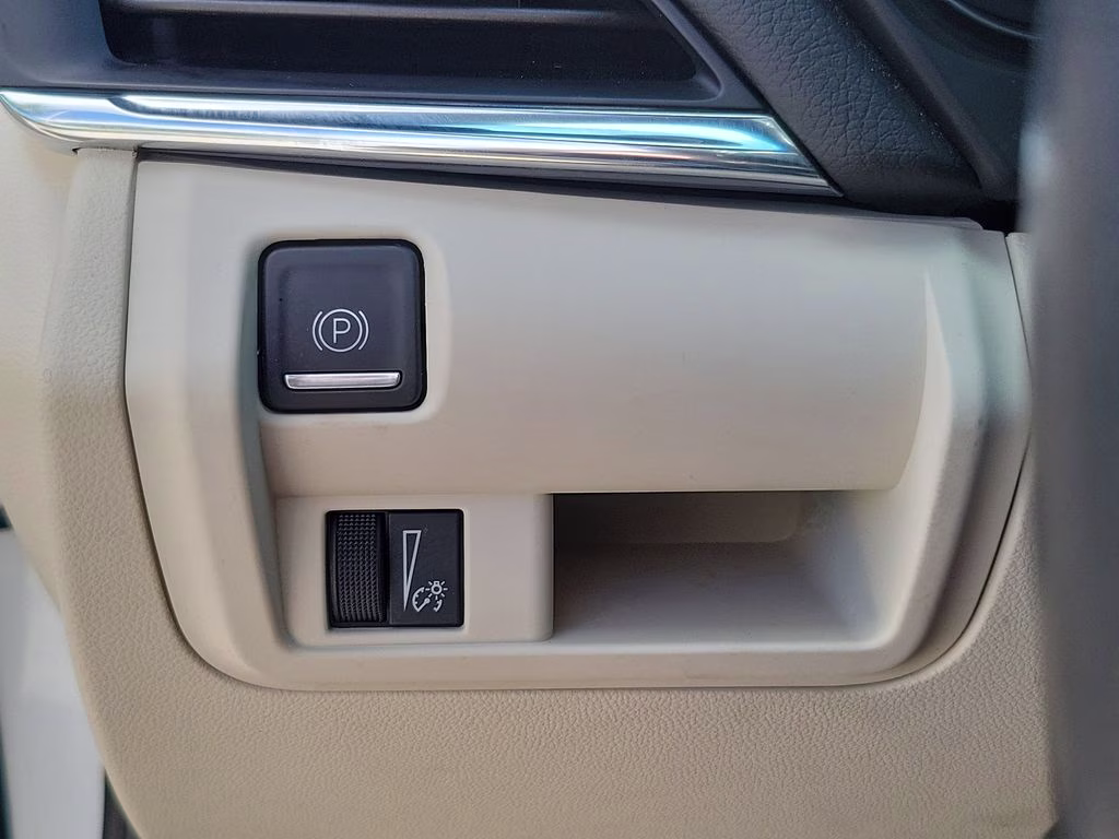 2024 Crystal White Tricoat Cadillac CT4 Premium Luxury RWD Sedan