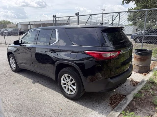 2019 Mosaic Black Metallic Chevrolet Traverse LS FWD SUV