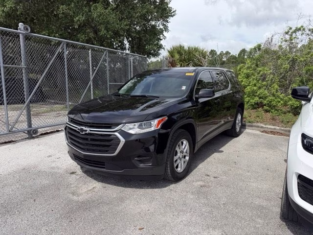 2019 Mosaic Black Metallic Chevrolet Traverse LS FWD SUV